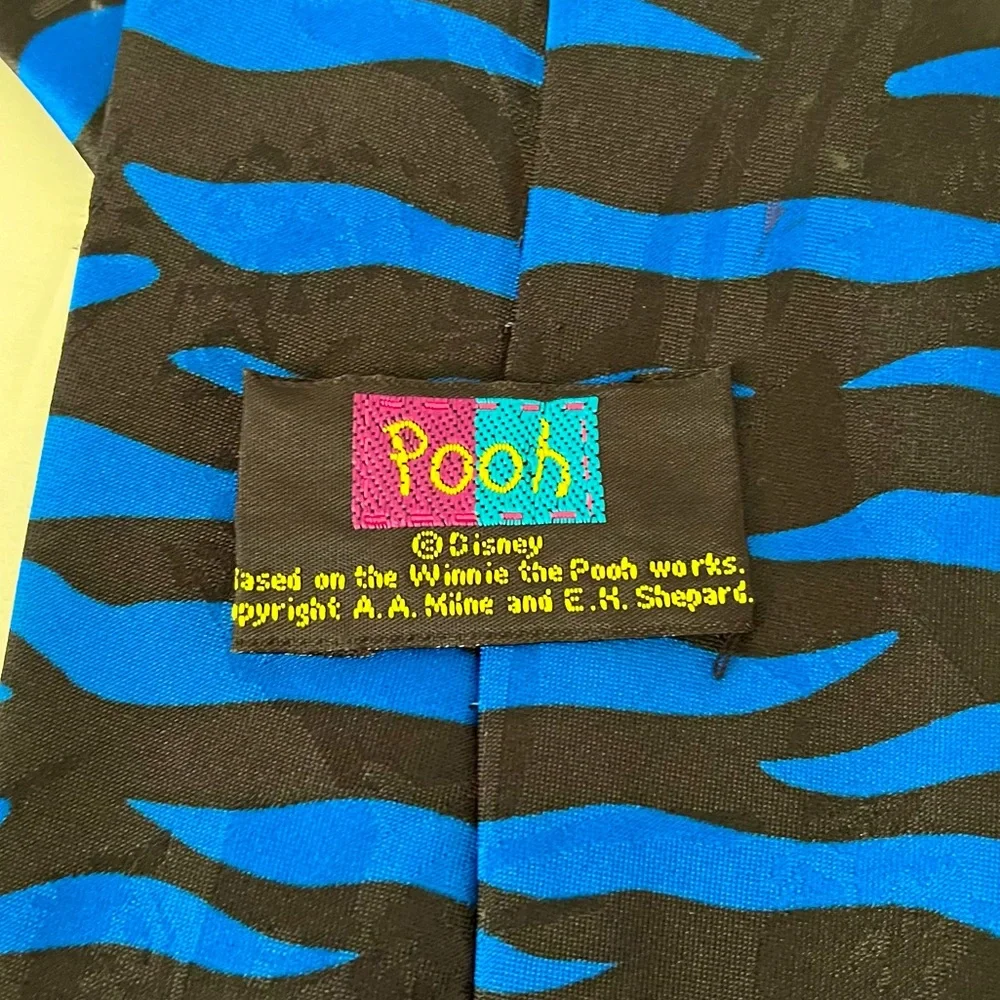 Disney Vintage Winnie The Pooh & Friends Tie